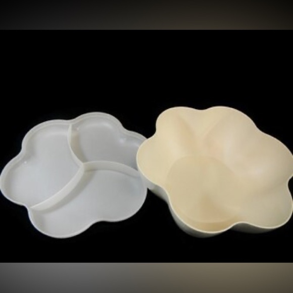 Tupperware Flower bowl And Veggies Tray - CHIP 'N DIP! EUC